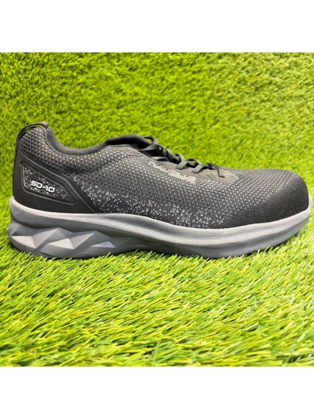 Nautilus Springwater SD10 Mens Size 10.5 Black Composite Toe Safety Work Shoes